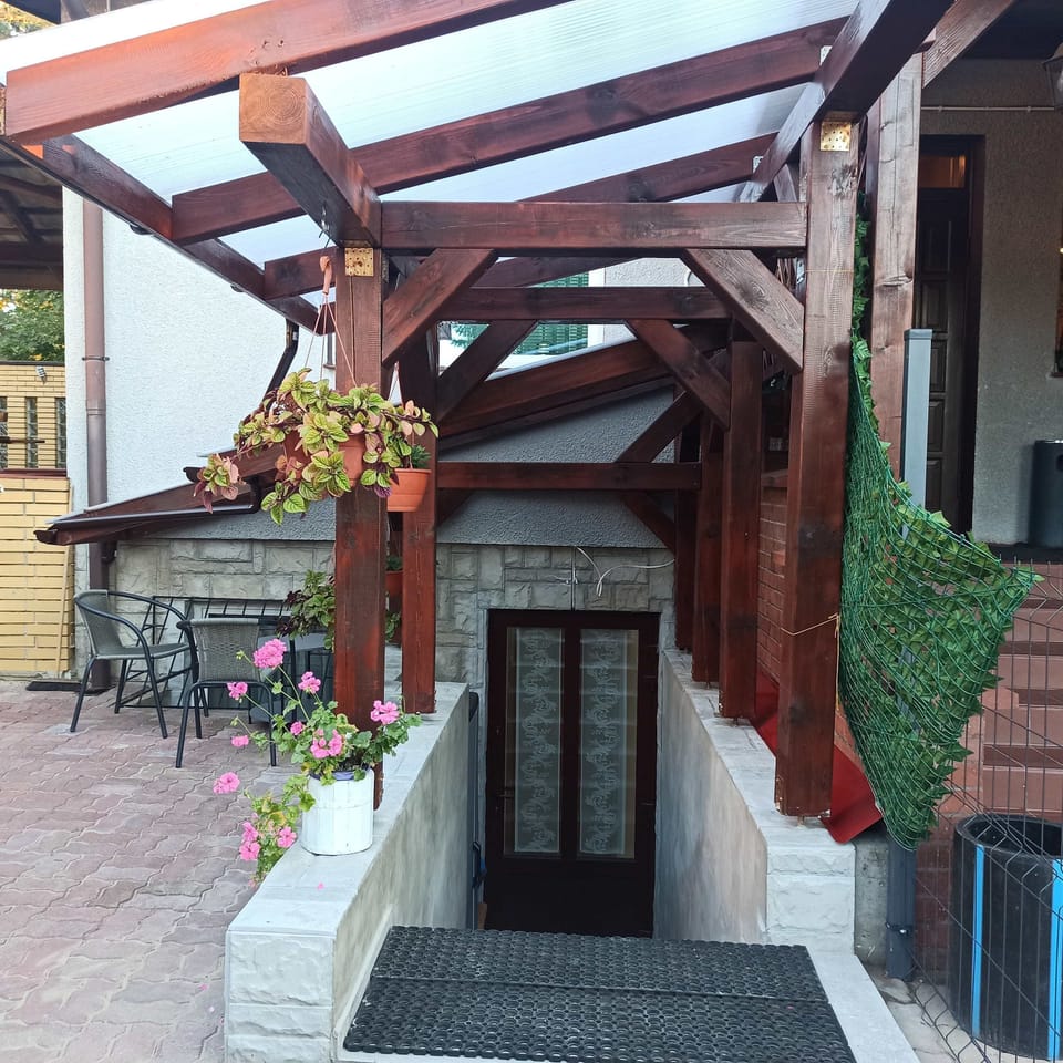 Entrance to the apartment.