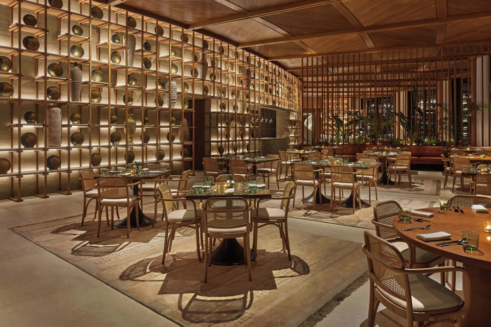 4 restaurants; breakfast, lunch, dinner, and brunch served
