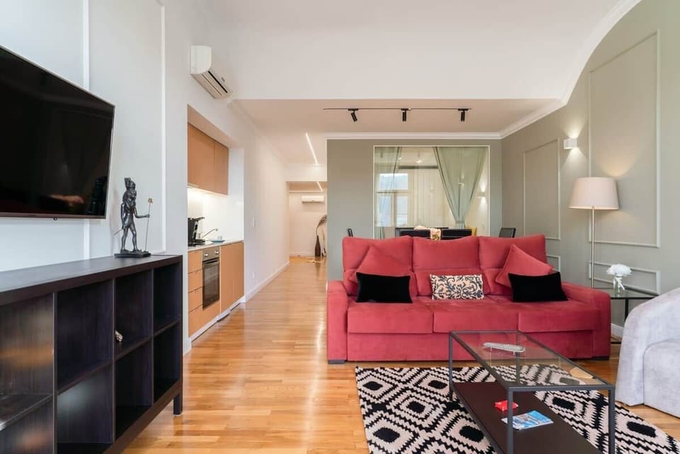 sala com sofá comfortavel
smart tv com 150 canais