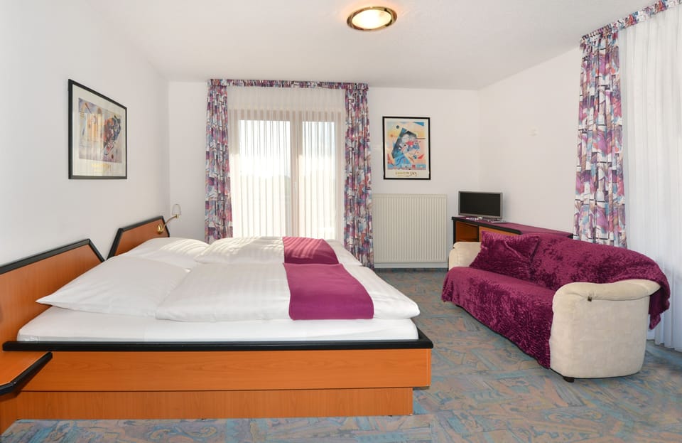 Premium bedding, bed sheets