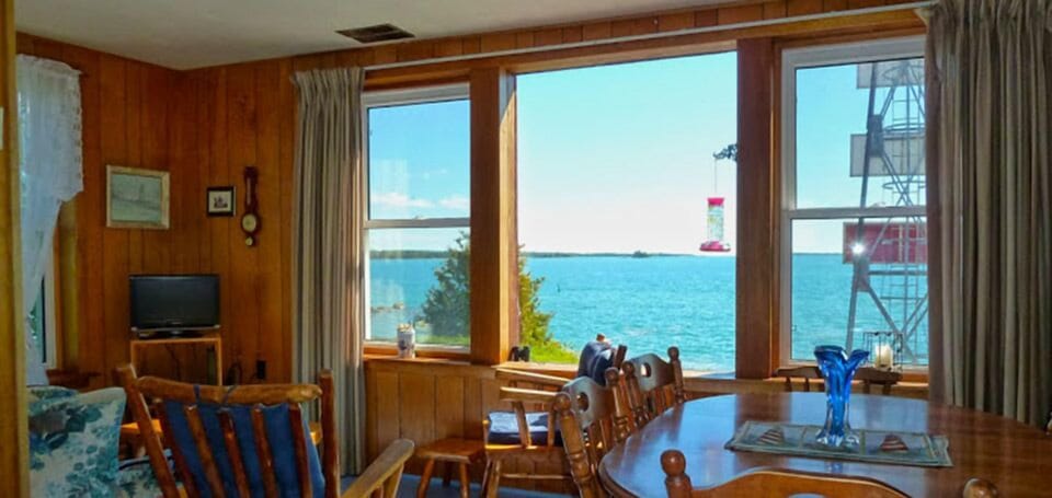 Signature Condo, 3 Bedrooms, Kitchen, Bay View (McKay Island Lighthouse) | Living area
