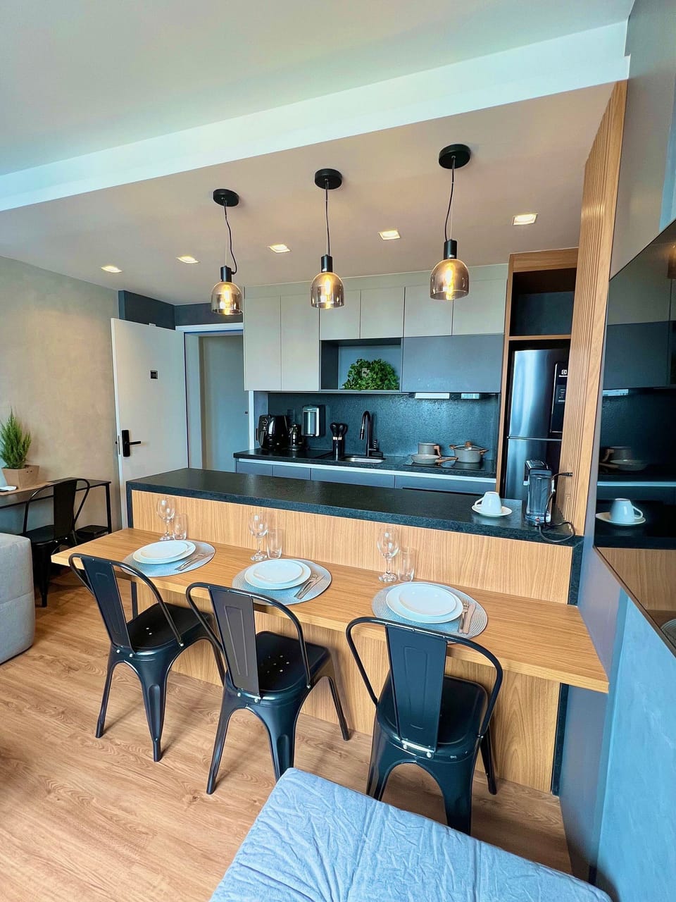 Deluxe Apartment | Dining