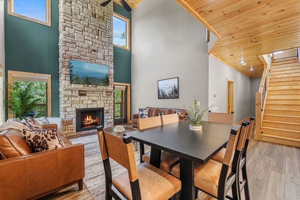 Kitchen/Dining area/Living area all open up to each other - great space for entertaining!