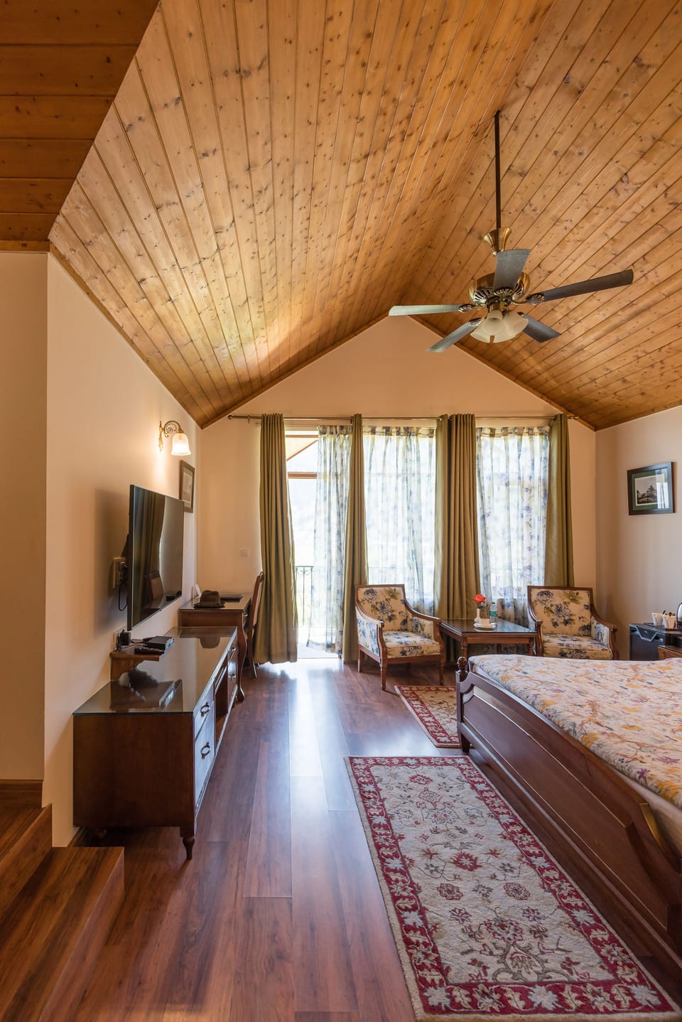 Villa Room | Minibar, in-room safe, desk, iron/ironing board