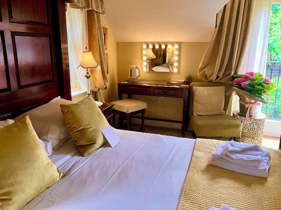 Romantic Double Room (Four Poster Bed) | Hypo-allergenic bedding, Select Comfort beds, desk, blackout drapes