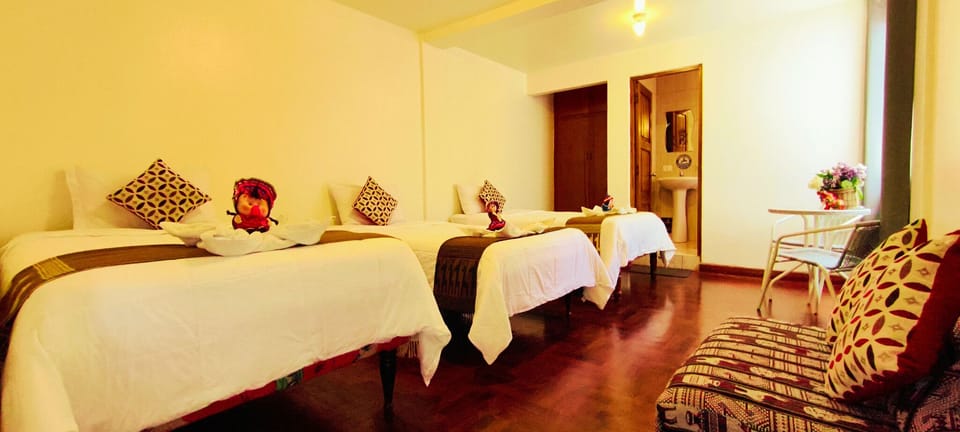 Triple Room | Desk, free WiFi