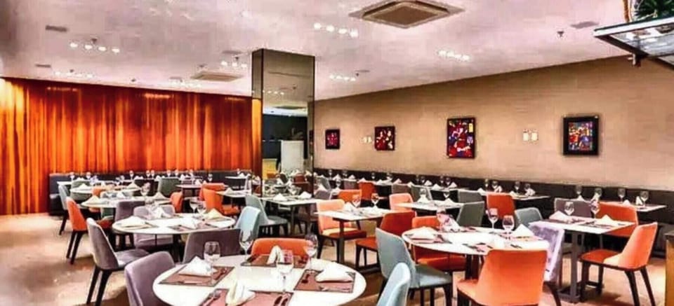 Deluxe Quadruple Room | Dining