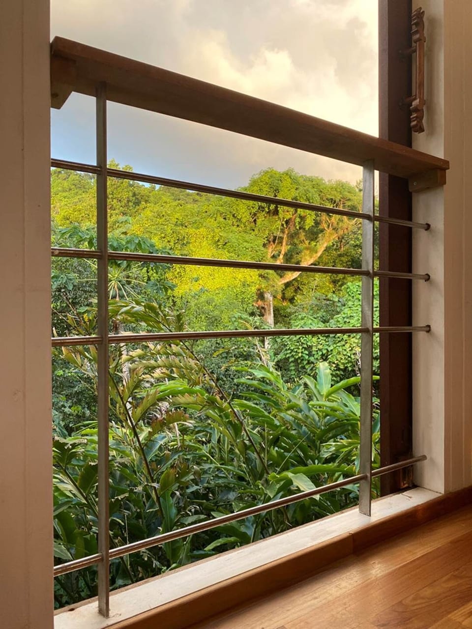 8-Vue-Salon-Cottages-Deshaies-Plage-Grande-Anse-Vacances-Guadeloupe-2