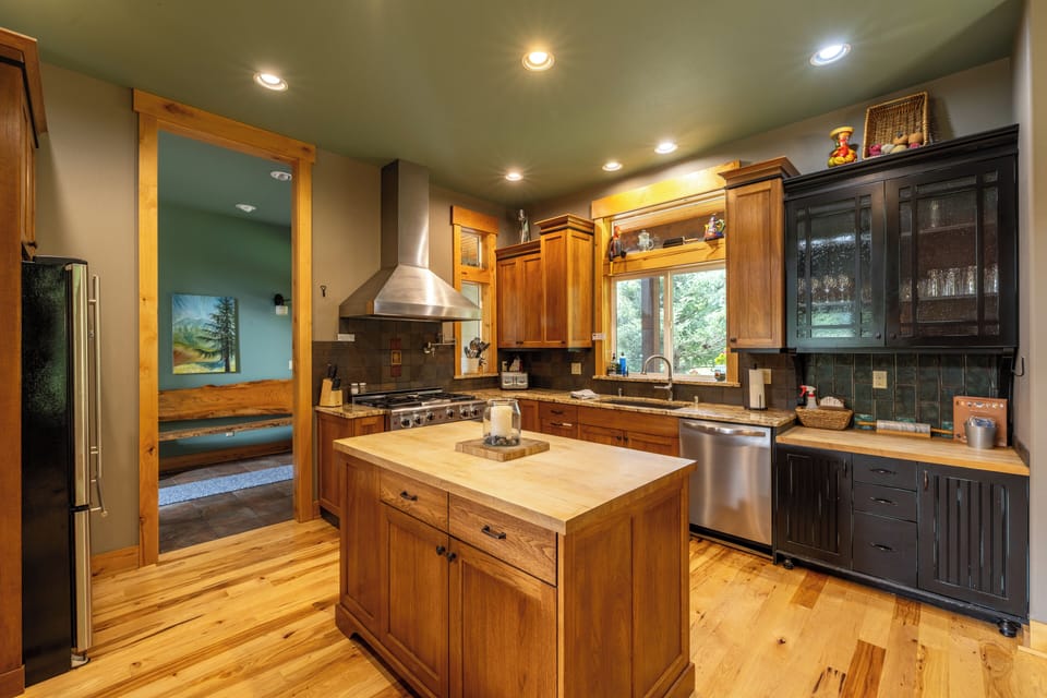 Tahoma Canyon Home | Private kitchen | Microwave, coffee/tea maker