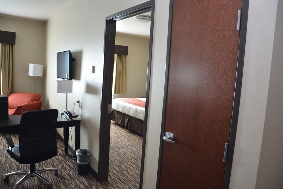 Luxury Suite, 1 Bedroom | Premium bedding, desk, iron/ironing board, free cribs/infant beds