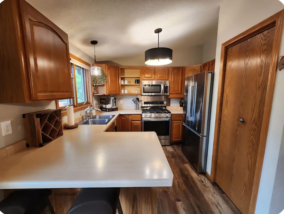 Well equipped kitchen to suit your needs, big or small.