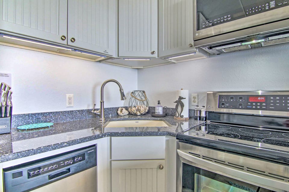 Kitchen | Dining for 4
