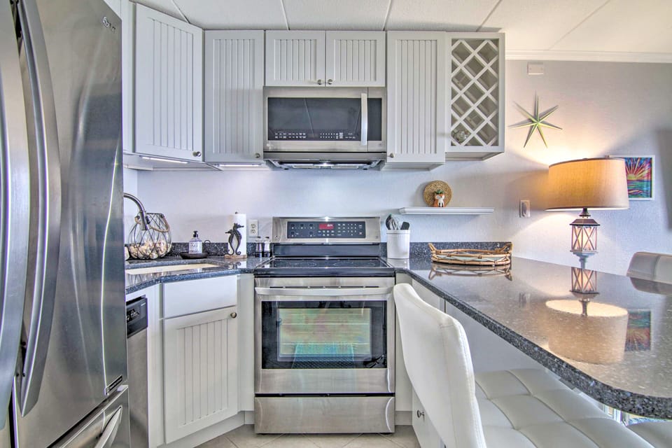 Kitchen | Keurig Coffee Maker | Fully Equipped Kitchen