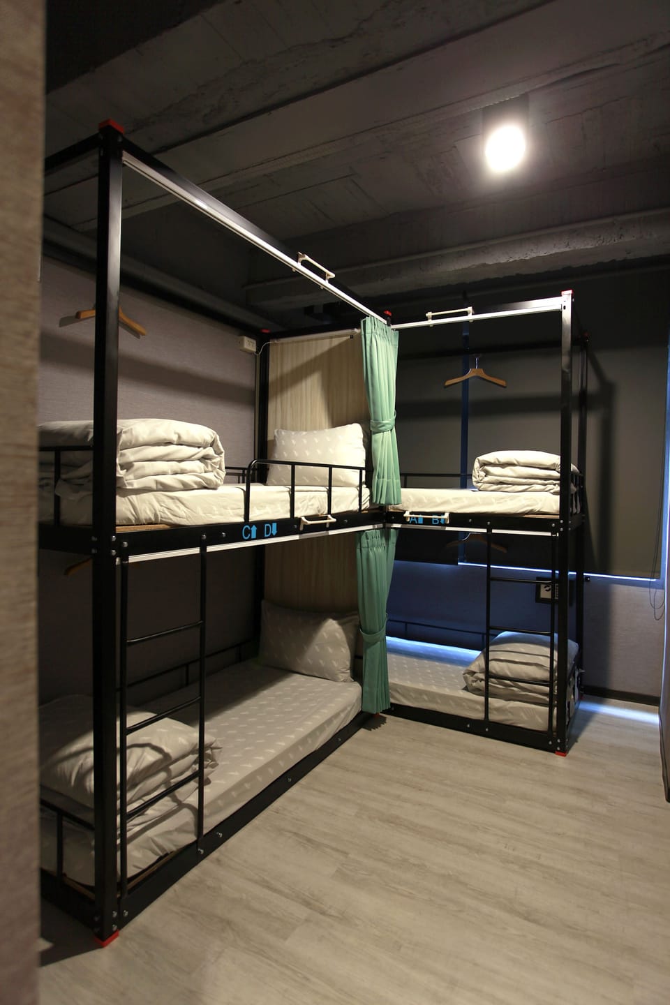 In-room safe, soundproofing, free WiFi, bed sheets