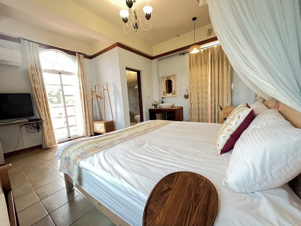 Superior Double Room, Balcony, Courtyard View | Free WiFi