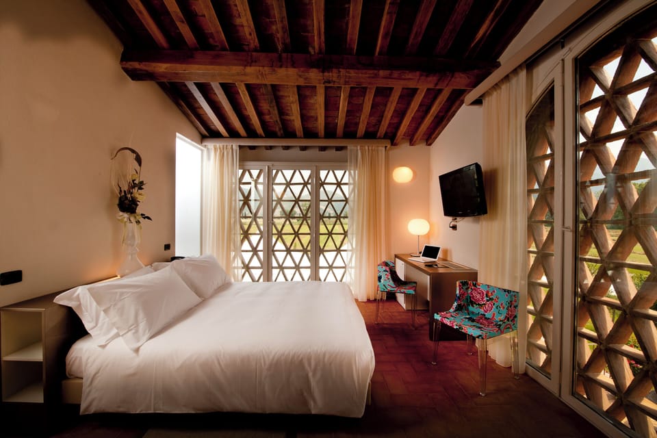Deluxe Room, Private Bathroom, Garden View | Premium bedding, in-room safe, desk, laptop workspace
