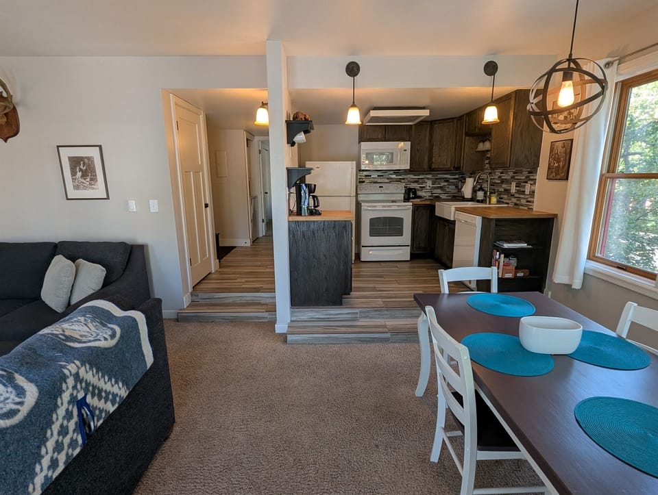 Dining Room/Kitchen
