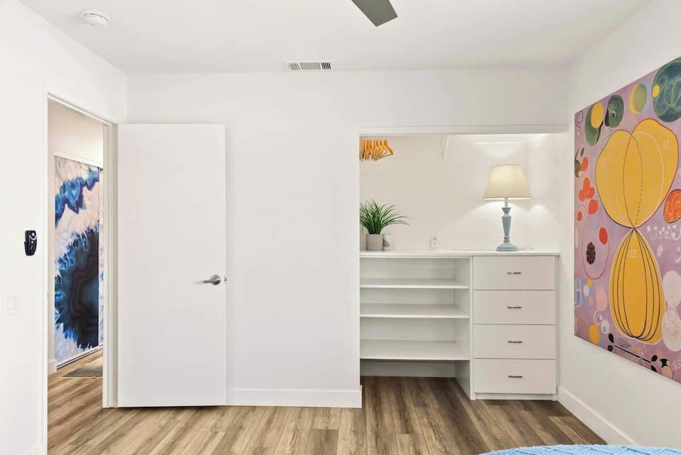 Twin bedroom can be configured as one king bed