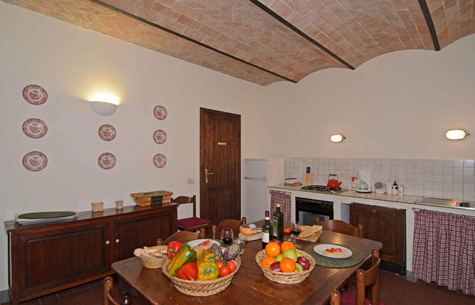 Traditional Apartment, 2 Bedrooms, Patio (Felciaio) | Private kitchen | Full-size fridge, microwave, oven, stovetop