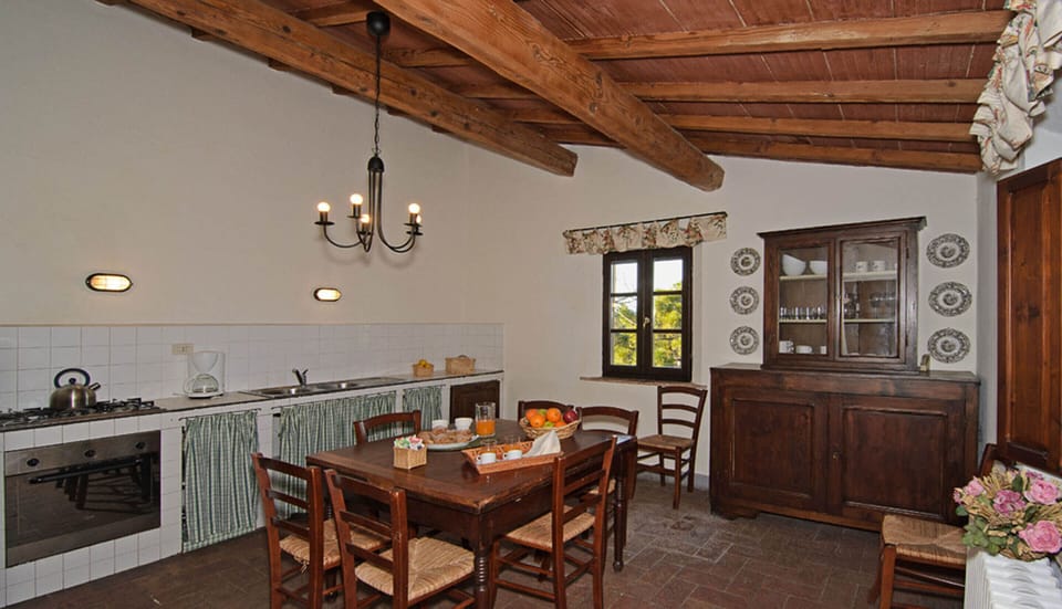 Traditional Apartment, 3 Bedrooms (Sodi) | Private kitchen | Full-size fridge, microwave, oven, stovetop