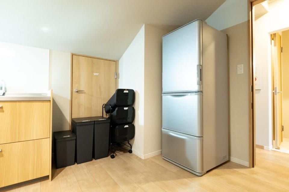Electric kettle, toaster