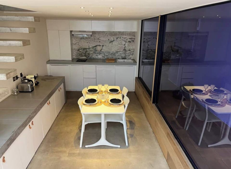 Apartment | Dining
