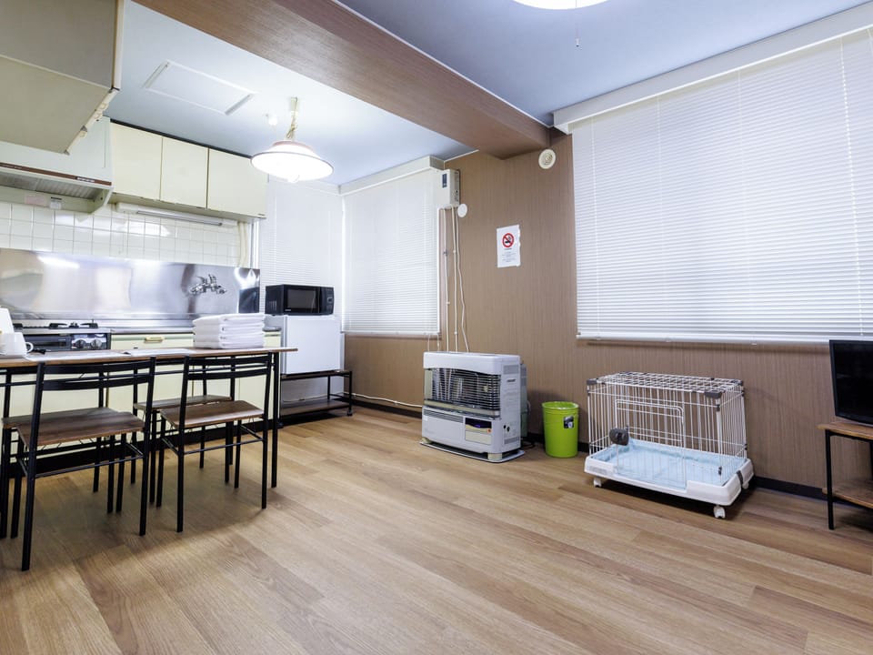 Design Quadruple Room, Non Smoking, Shared Bathroom (Pet friendly,A) | Free WiFi