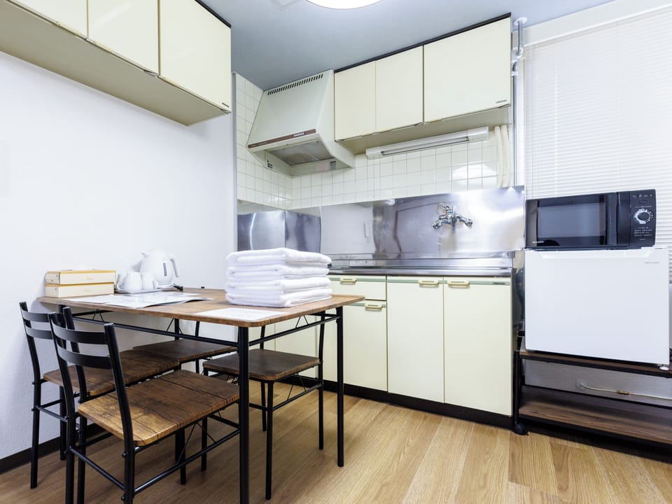 Design Quadruple Room, Non Smoking, Shared Bathroom (Pet friendly,A) | Free WiFi
