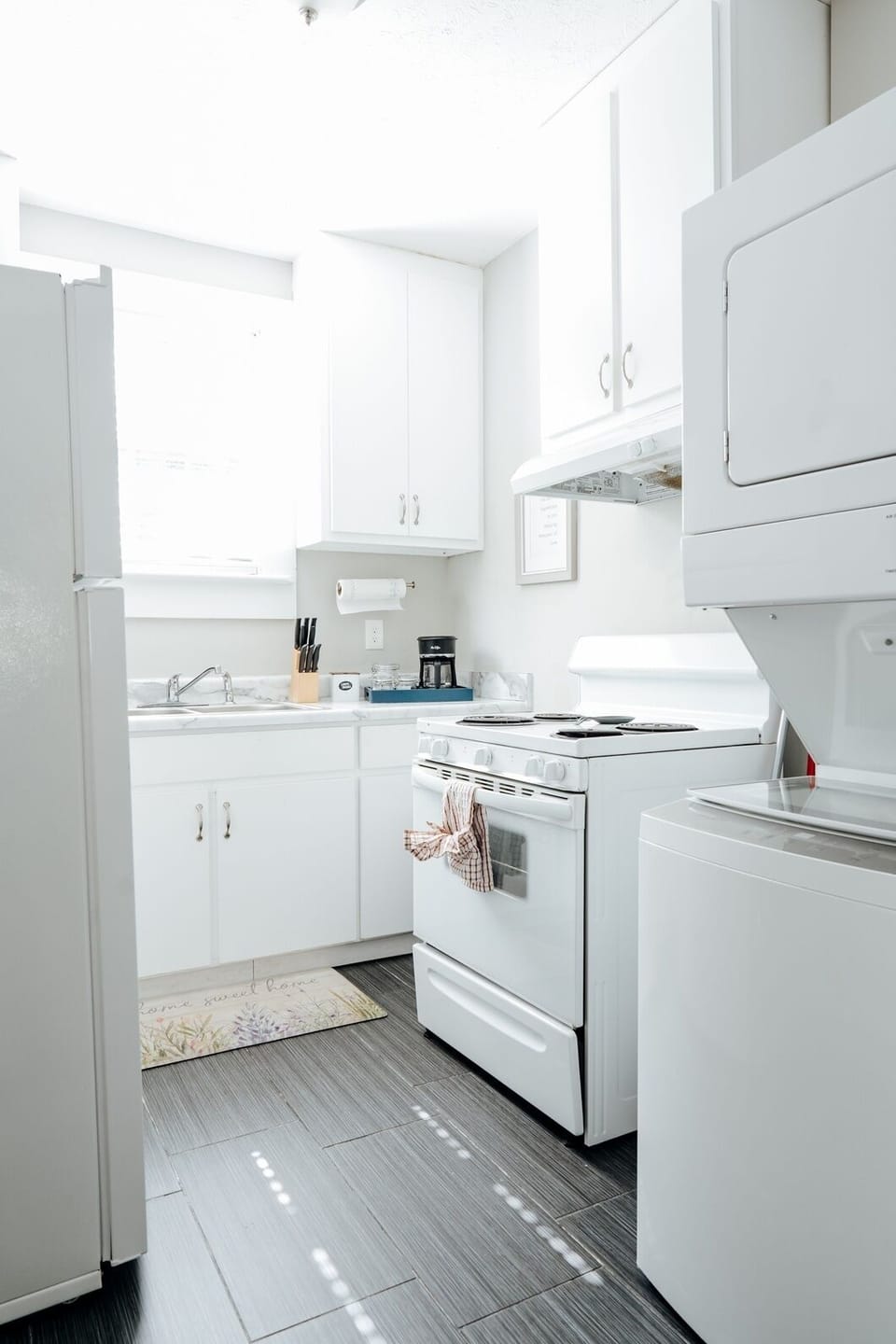 Fully equipped kitchen ready for your culinary creations.