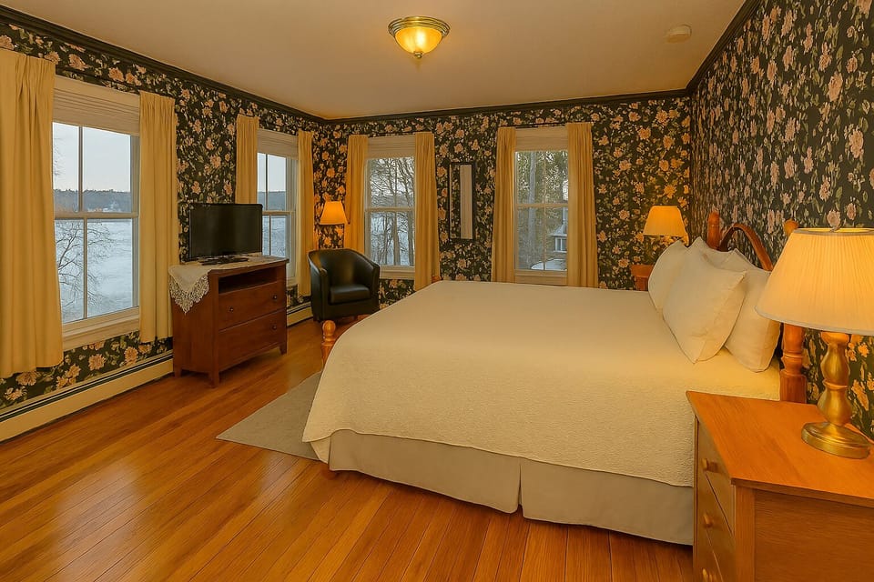 Deluxe Room | Individually decorated, individually furnished, free WiFi, bed sheets