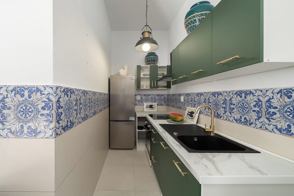 Kitchen wi induction hob and oven