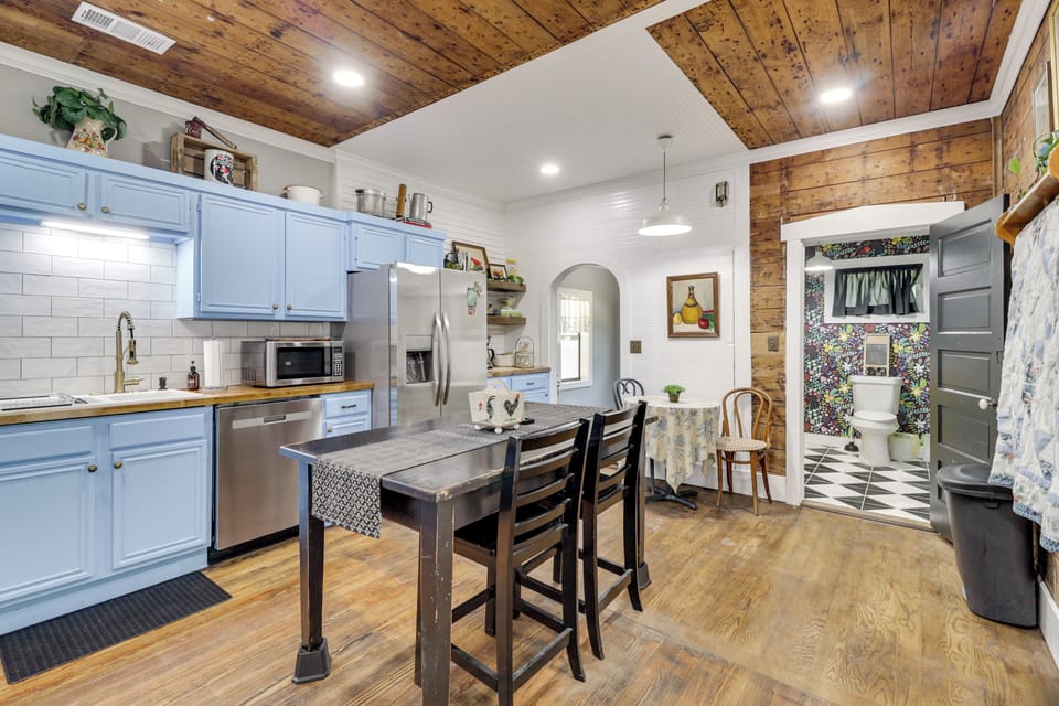 House (2 Bedrooms) | Interior