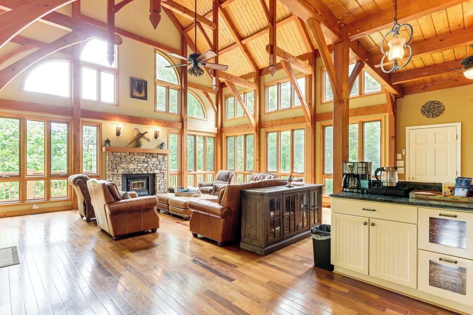 House (6 Bedrooms) | Interior