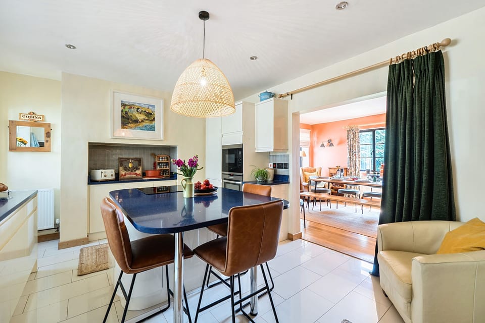 Sigwells House, Sherborne: The kitchen leads directly through to the dining room