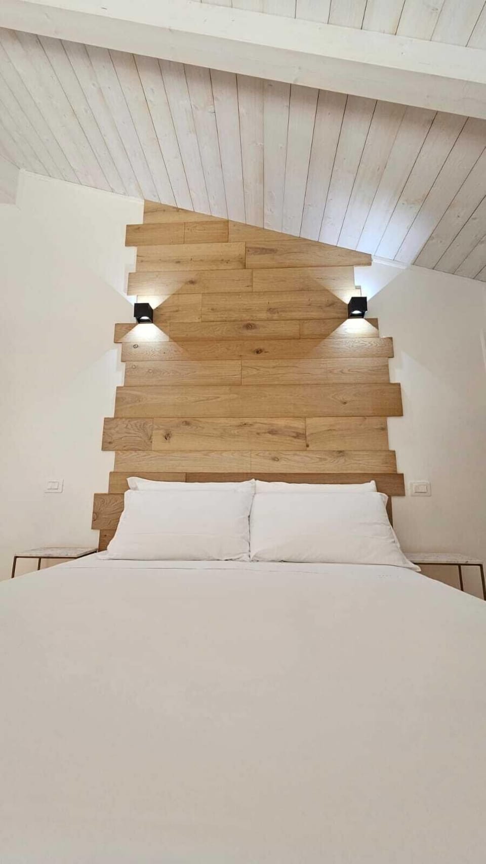 Luxury Suite, Sea View | In-room safe, soundproofing, iron/ironing board (on request)