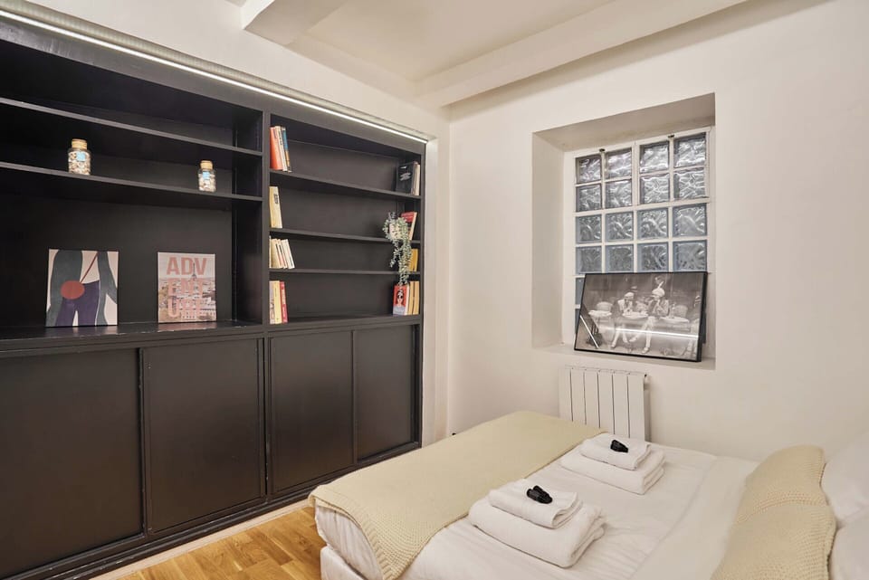 Apartment | 2 bedrooms, laptop workspace, iron/ironing board, bed sheets