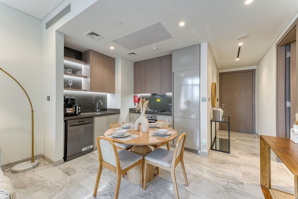 Luxury Apartment, Canal View | Dining room