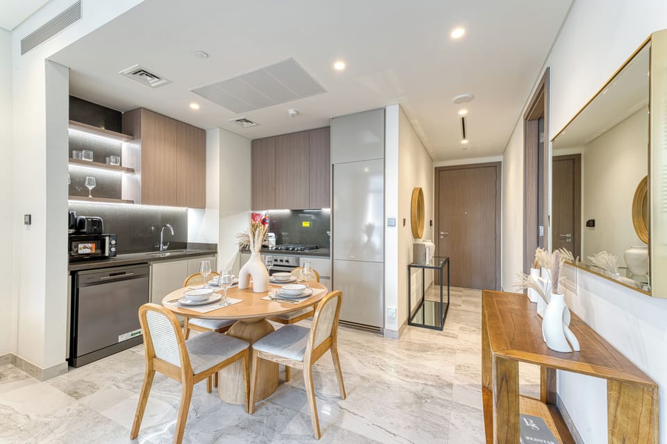 Luxury Apartment, Canal View | Dining room
