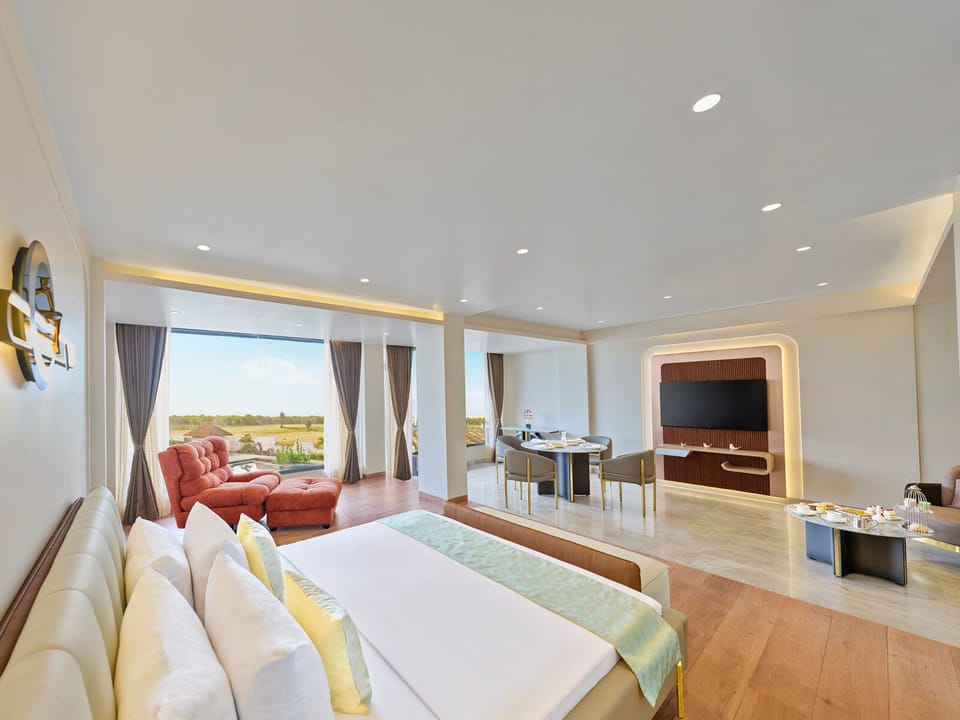 Tulip Suite | Desk, WiFi (free), bed sheets