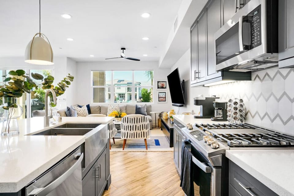 Open-concept design cultivates connection! Chat while preparing meals