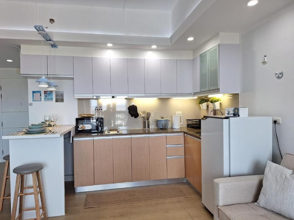 Condo, 1 Bedroom, Accessible, Balcony | Interior
