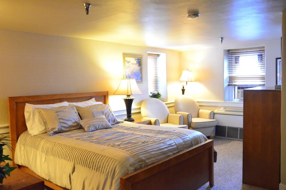 The State Room (Over Bar) | Premium bedding, individually decorated, individually furnished