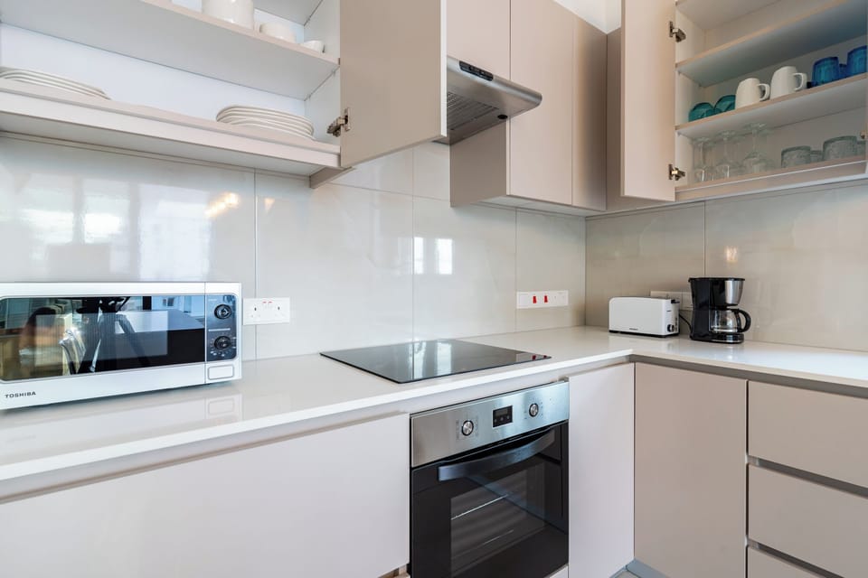 Apartment, 2 Bedrooms, Kitchen, City View | Private kitchen | Espresso maker, coffee/tea maker, full-size fridge, microwave