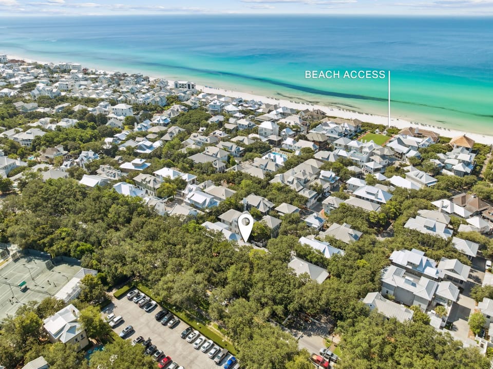 Nestled in the Heart of Rosemary & Steps from the Beach!
