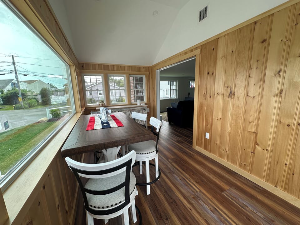 Dining Room/Sunroom