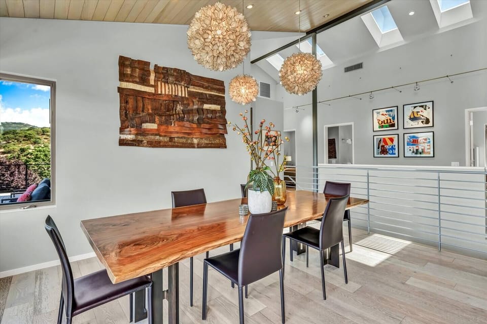 Dining Area (1)