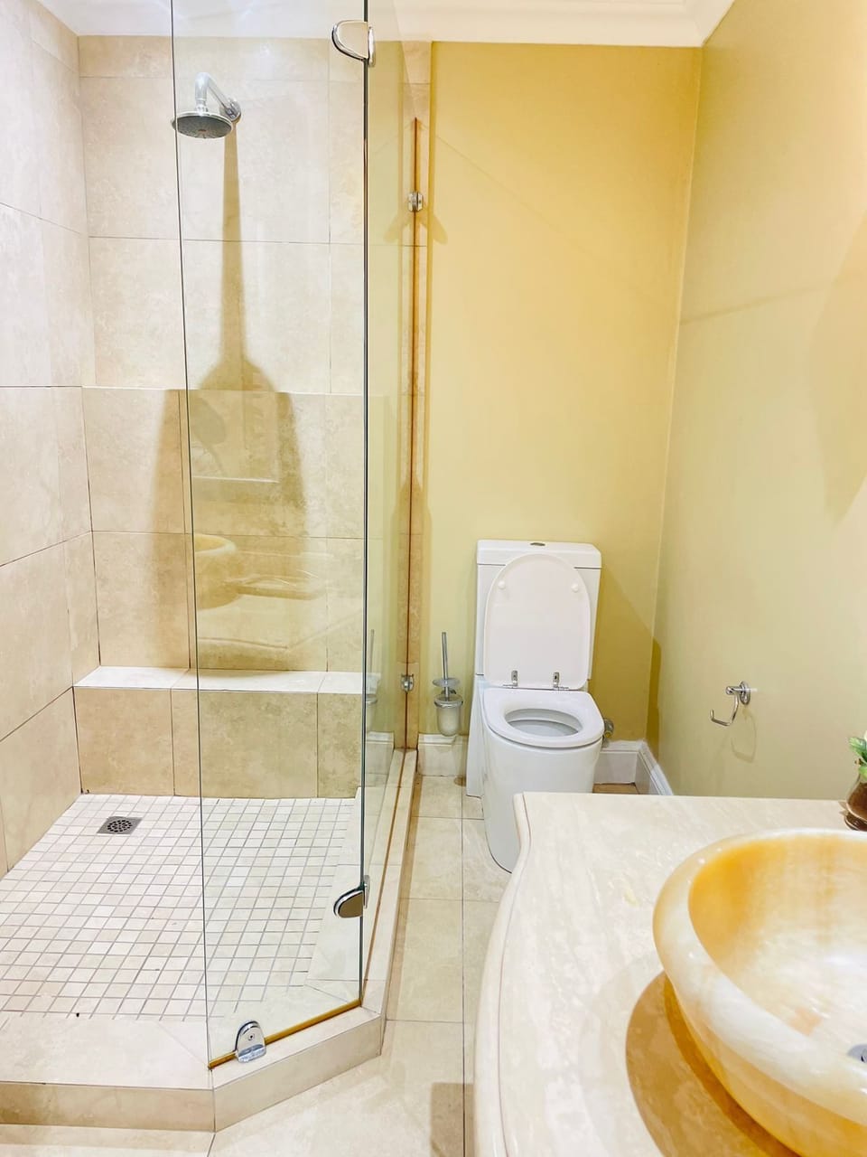 Deluxe Room, Pool View | Bathroom | Hair dryer, bathrobes, towels, soap