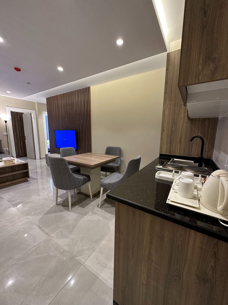 Apartment, 2 Bedrooms, Accessible, Smoking | Private kitchen