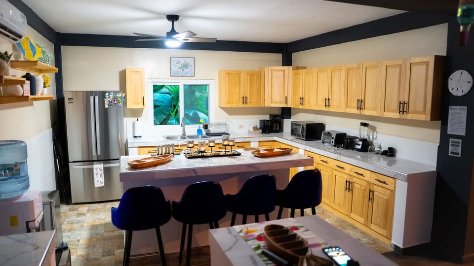 Full kitchen