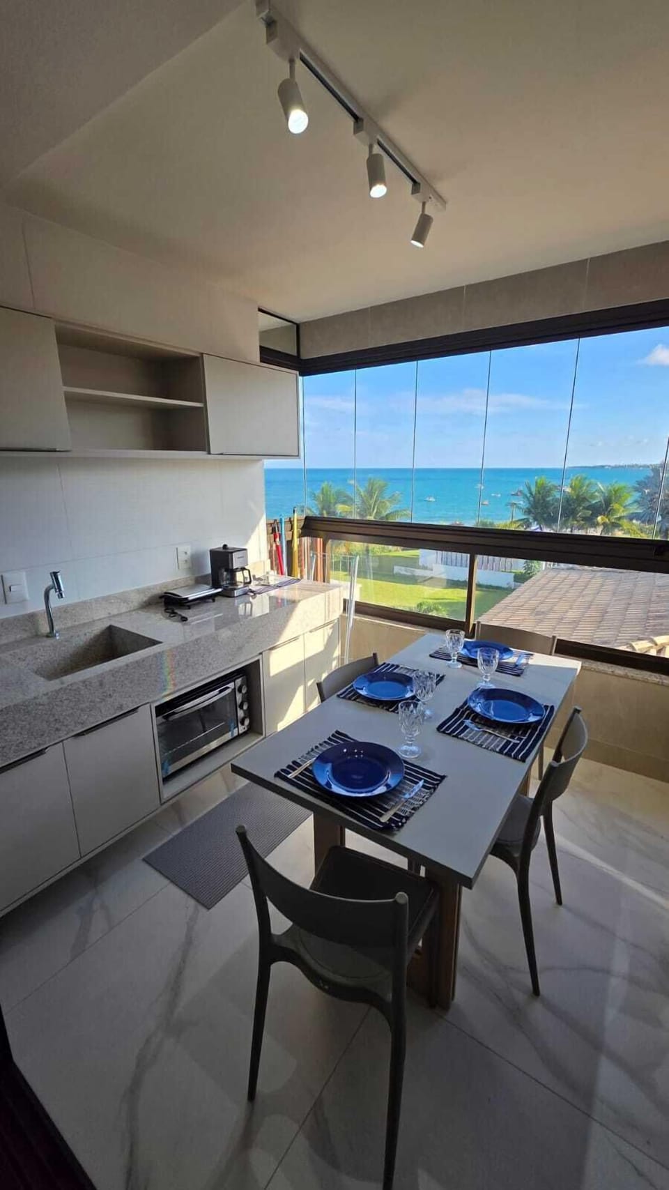 Deluxe Apartment, Beach View | Lanai